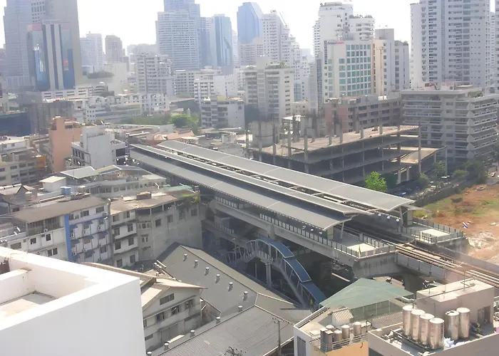 公寓 Mitr Sukhumvit 2 - Bts นานา มิตร สุขุมวิท 2 曼谷